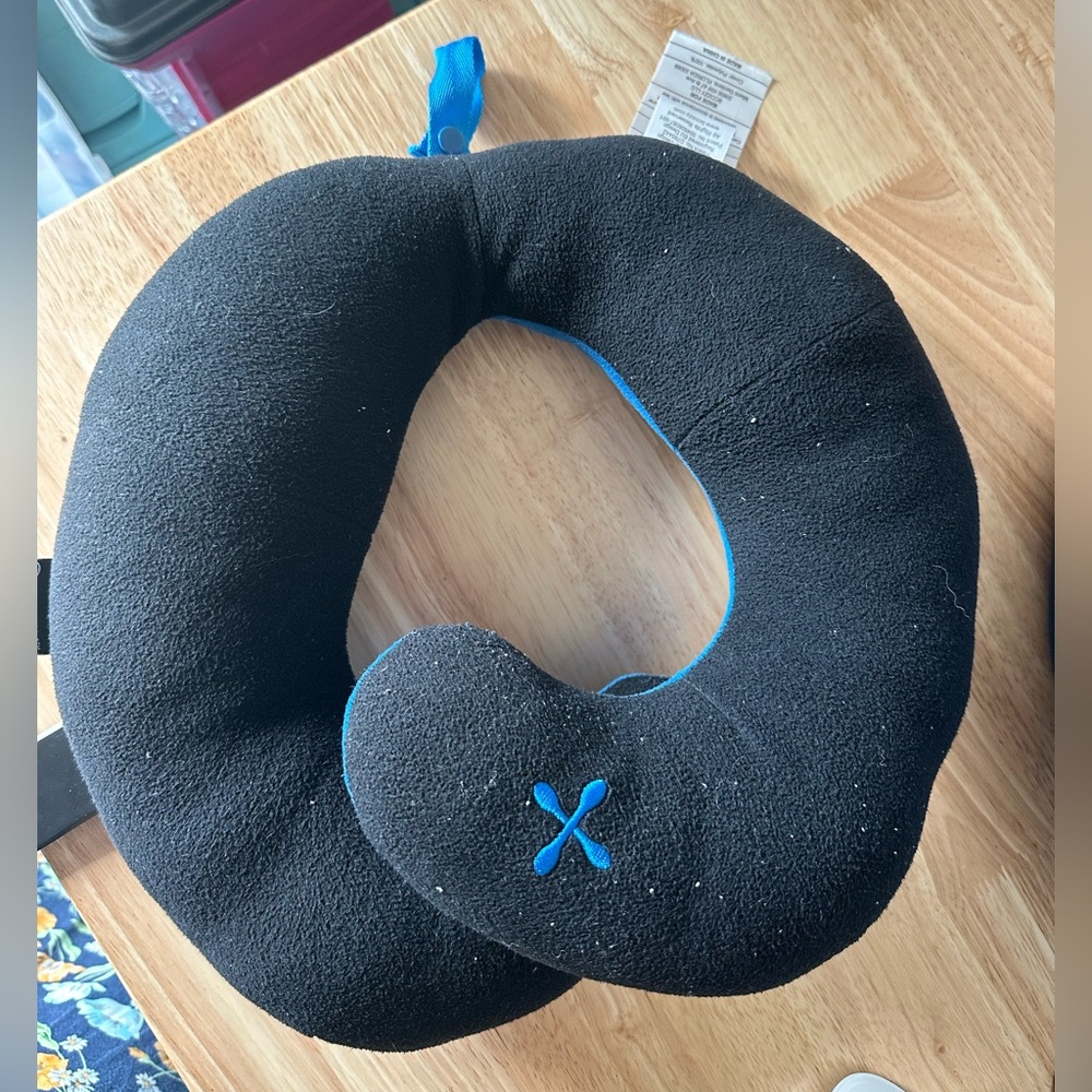 BCOZZY Travel Neck Pillow for Airplane - Black Adult XL